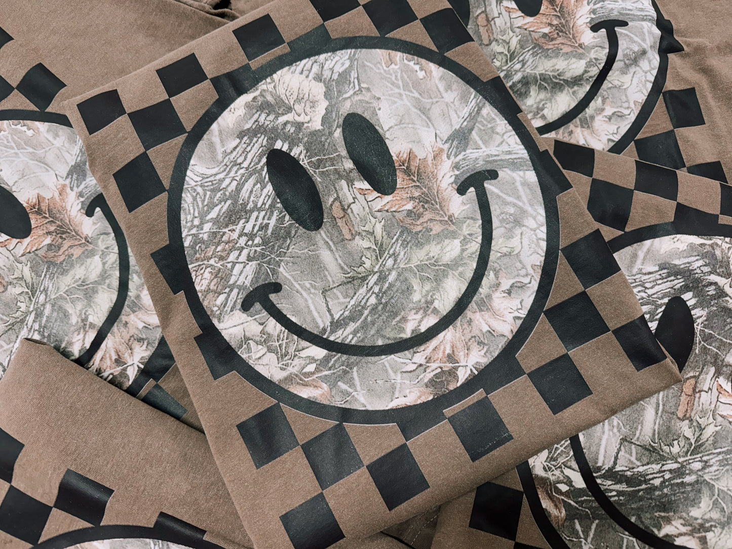 Camo face checker tee & sweatshirt♡︎